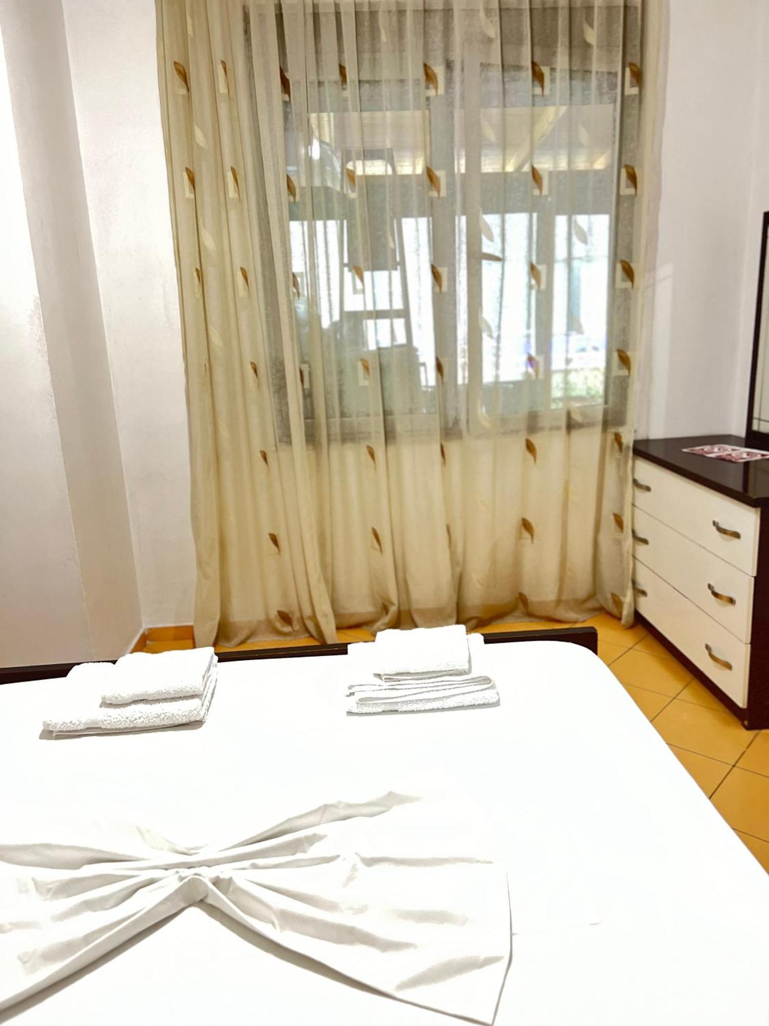Leonard Apartment Tiran Dış mekan fotoğraf